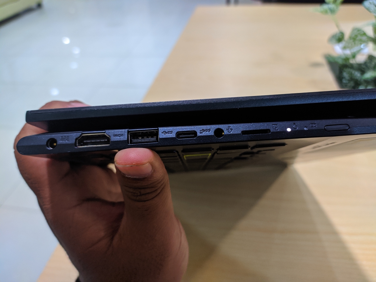 ASUS VivoBook Flip 14 TM420